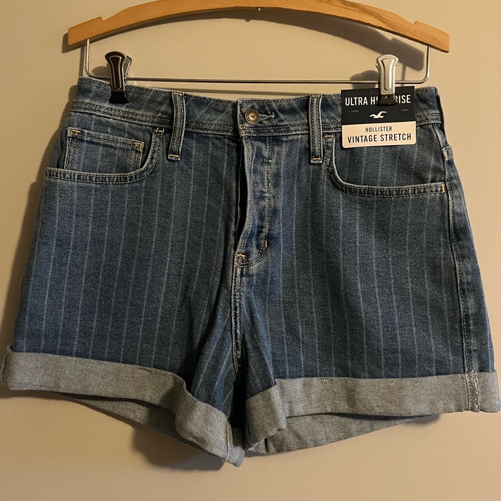 Hollister Pin Stripe Button Fly Ultra High Rise Mom Blue Shorts 3” Size 11